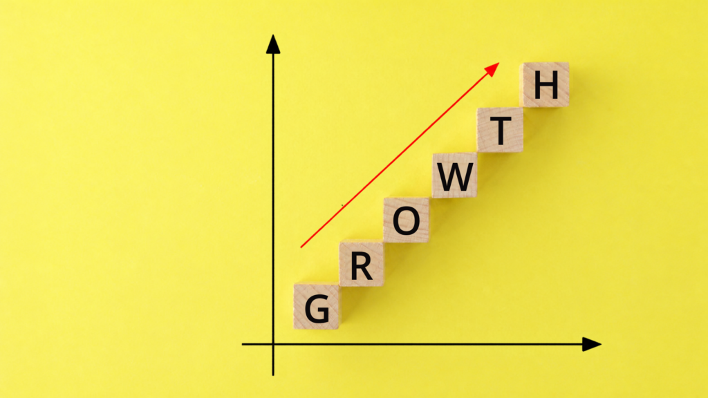 illustration of growth, with two arrows and the word growth